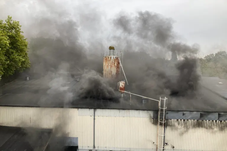 Oberhausen – Feuer in einer Gewerbehalle