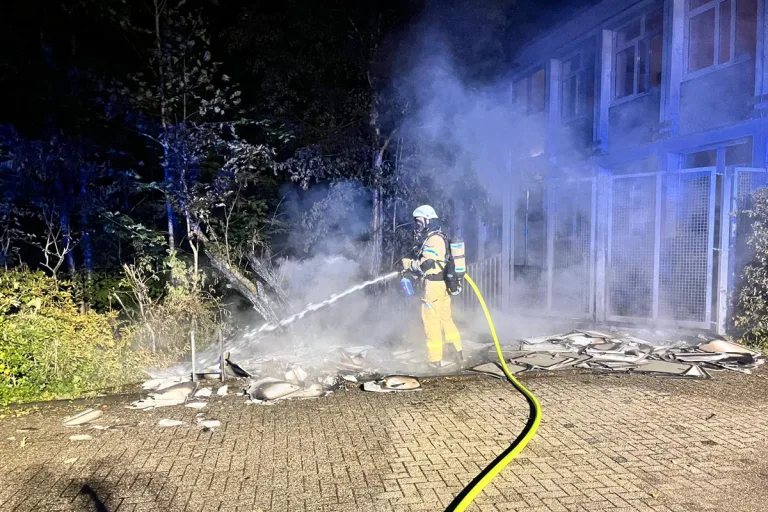 Bergisch Gladbach NW – Nächtlicher Brand von Mülltonnen