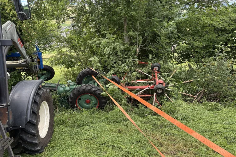 Oberdorf BL – Lenker nach Unfall mit Traktor verletzt 