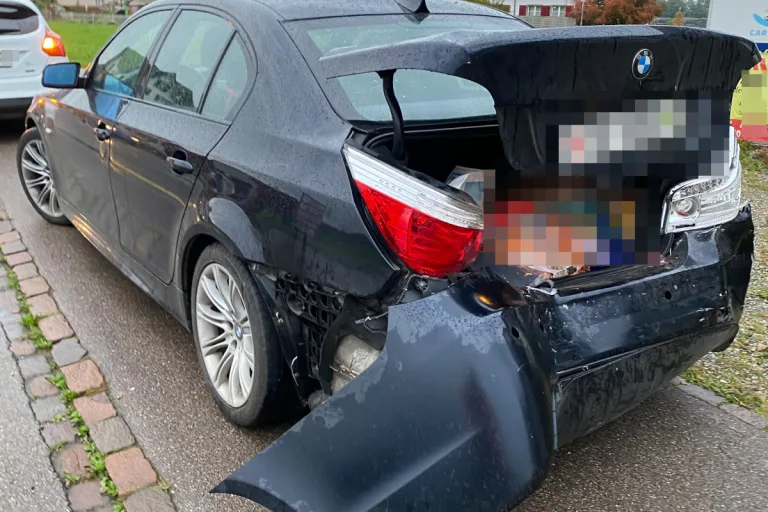 Egnach TG – Zwei Personen bei Auffahrunfall verletzt