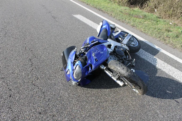 Ludwigshafen – Schwer verletzter Motorradfahrer nach riskantem Überholmanövers
