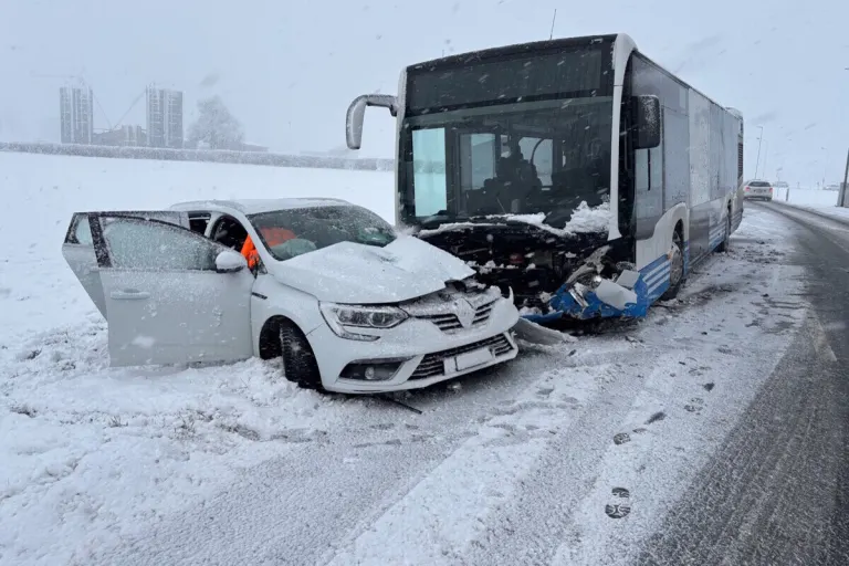 Kanton St.Gallen – Wintereinbruch sorgt für mehrere Verkehrsunfälle und problematische Strassenverhältnisse 