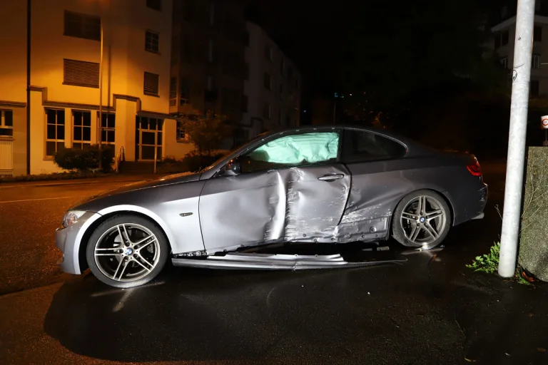 St.Gallen - 18-jähriger BMW-Fahrer unter Kokain verunfallt