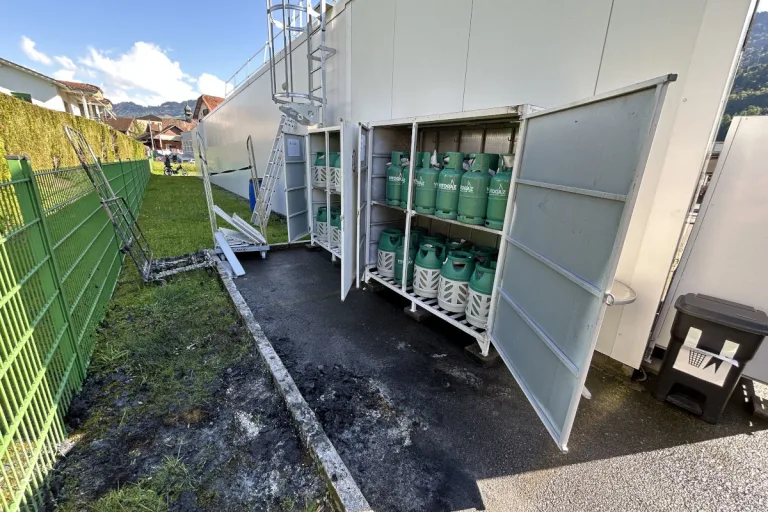 Oberarth SZ – Brand bei einer Tankstelle