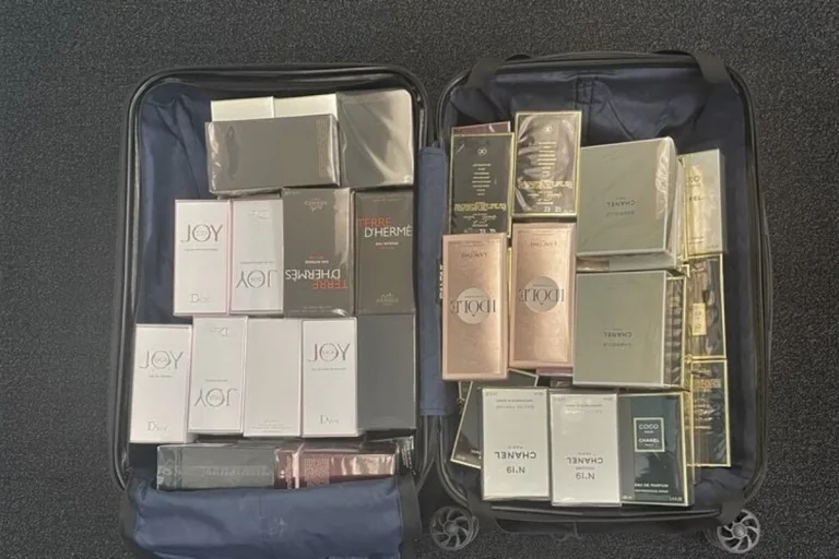Zürich - Dieb mit Zigaretten und Parfums erwischt 