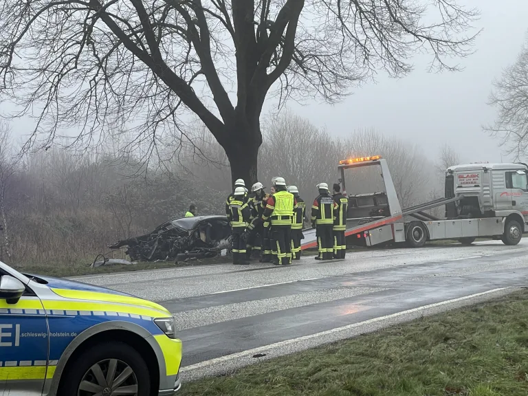 Nützen – Schwerer Verkehrsunfall mit Todesfolge