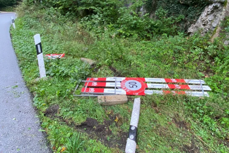 Seewen SO - Totalschaden nach riskantem Überholmanöver 
