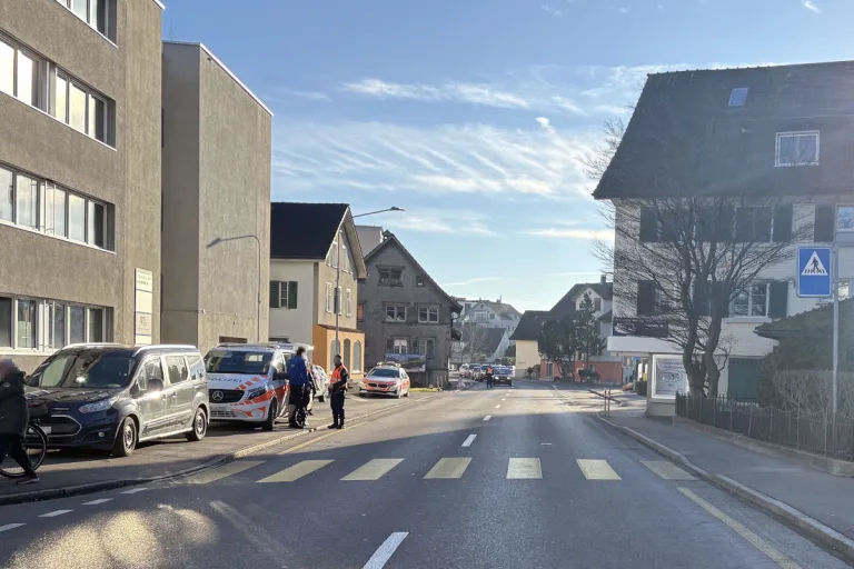 Au SG – 81-Jährige bei Unfall auf Fussgängerstreifen verletzt