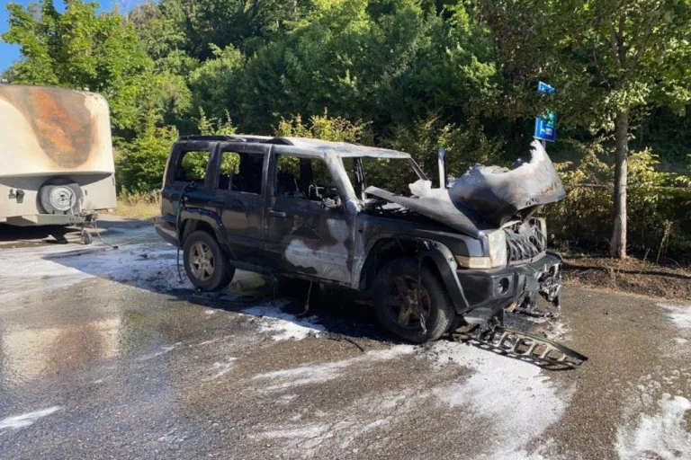 Stadt Schaffhausen – Auto mit Pferdeanhänger fängt während der Fahrt an zu brennen