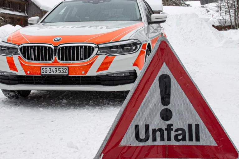 Bad Ragaz SG – Hirschkuh angefahren und geflüchtet