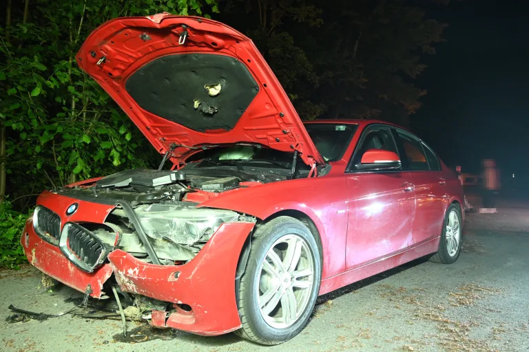 Flums SG – Betrunkene Autofahrerin schrottet BMW