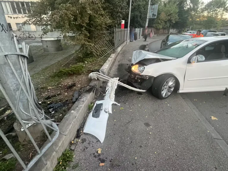 Bern BE – Zwei Personen bei Selbstunfall verletzt
