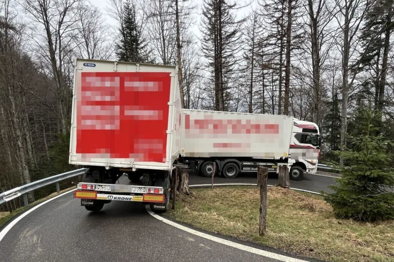 Balmberg-Passstrasse aktuell aufgrund eines Lastwagens gesperrt