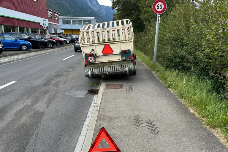 Schattdorf UR – Kollision von Motorkarren und Auto