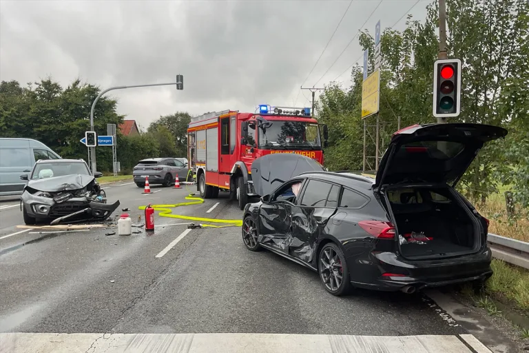 Alpen NW – Zwei Verletzte bei Unfall von zwei Pkw