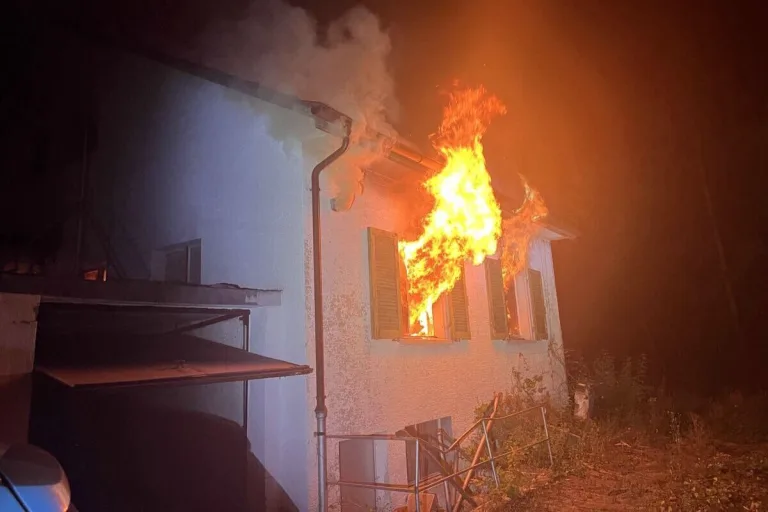 Wettingen AG - Brand verwüstet Haus