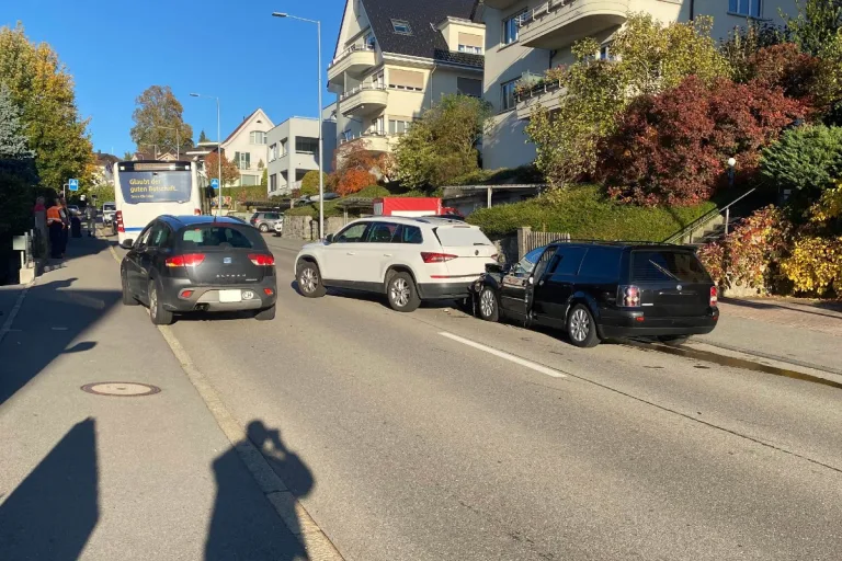 Zug - Totalschaden nach Auffahrunfall