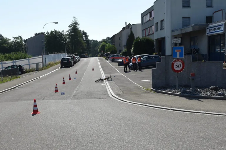 Dällikon ZH – Schwer verletzten Velofahrer aufgefunden
