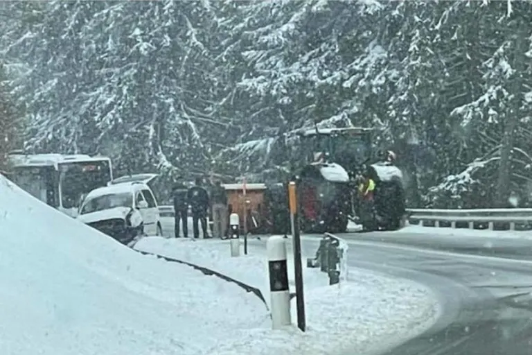 Saignelégier – Kollision mit einem Schneepflug