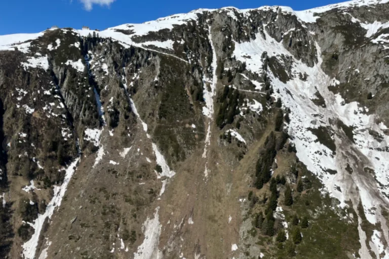 Belalp/Naters VS - Mehrere hundert Meter in den Tod gestürzt 