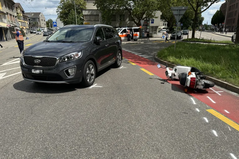St.Gallen - Vorfahrt missachtet - Rollerfahrerin verletzt