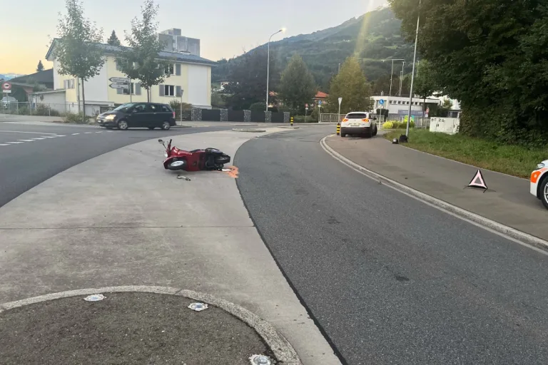  Buchs SG - Kollision zwischen Roller und Auto