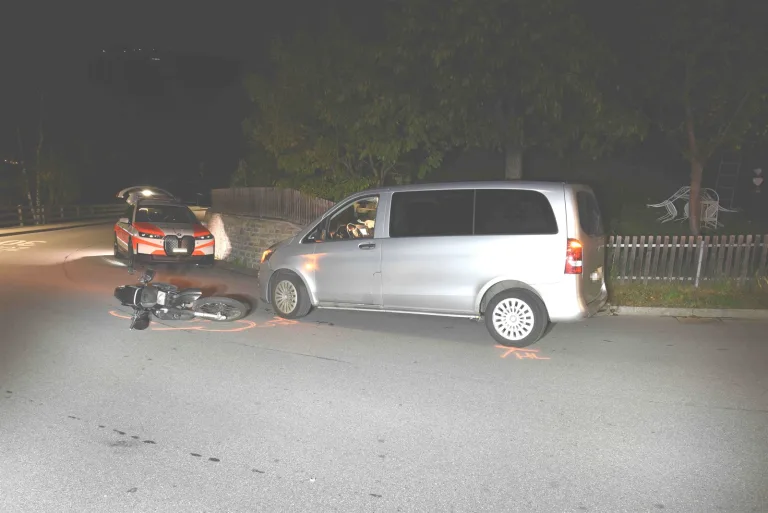 Pratval GR – Alkoholisierter Töfffahrer (17) verursacht Unfall