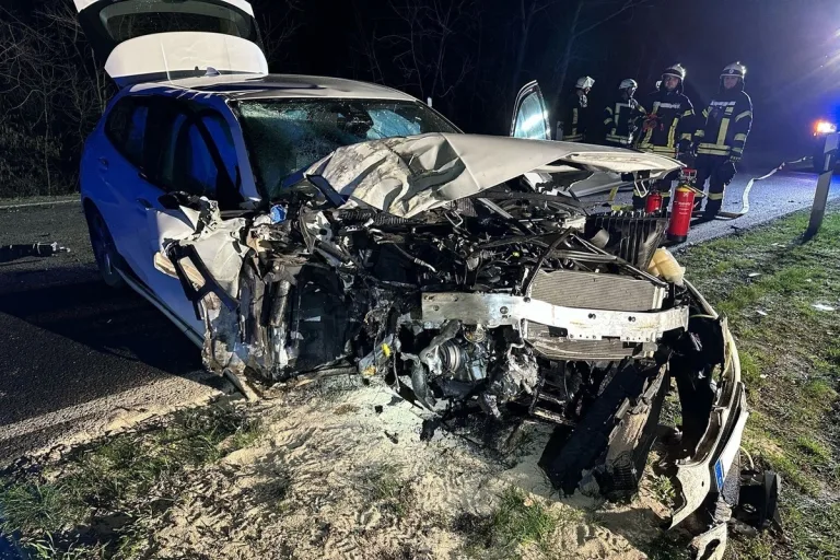 Kalkar NW - Rad bei schwerem Unfall ausgerissen