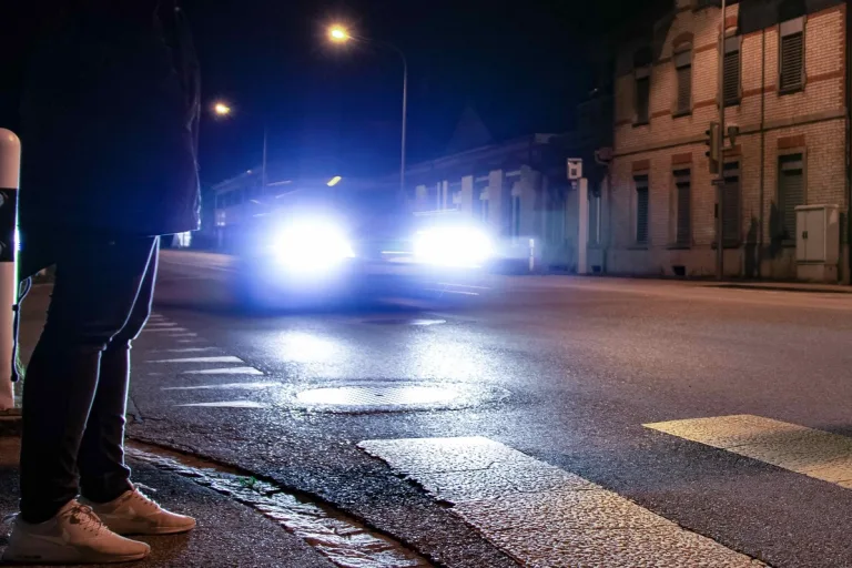 Stadt Luzern / Ebikon - Zwei Fussgängerinnen bei Unfällen verletzt