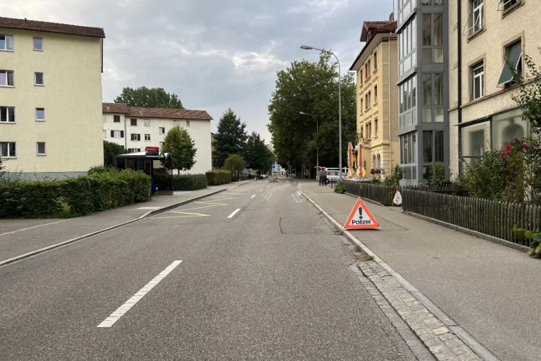 Stadt St. Gallen - Jugendlicher verletzt sich bei Unfall mittelschwer