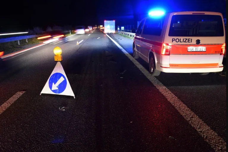 Graubünden - Eine Person bei Auffahrunfall  in Maienfeld auf der A13 verletzt