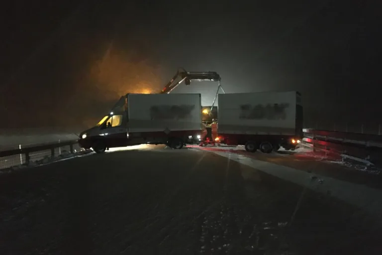 Bilten GL - Autobahn A3 nach Unfall gesperrt