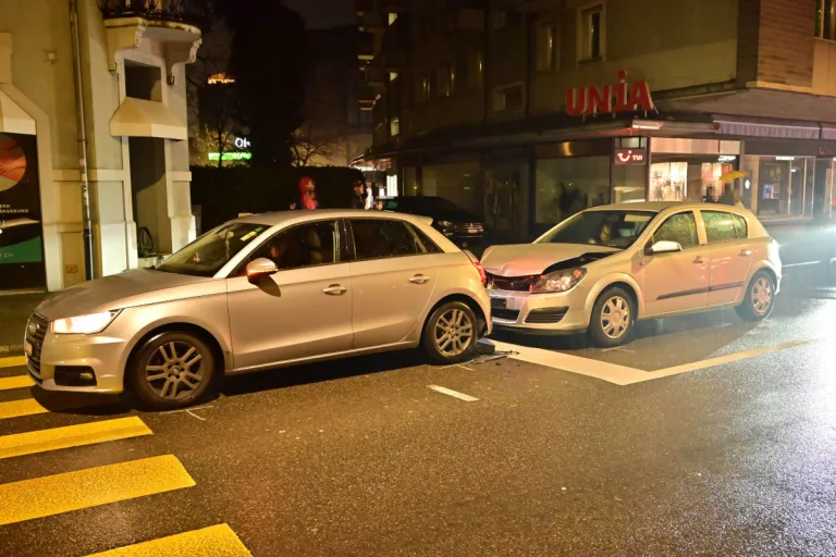 Rapperswil-Jona SG – Alkoholisiert in Heck gekracht