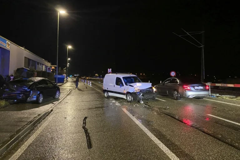 Bubendorf BL - Drei Verletzte nach Kollision