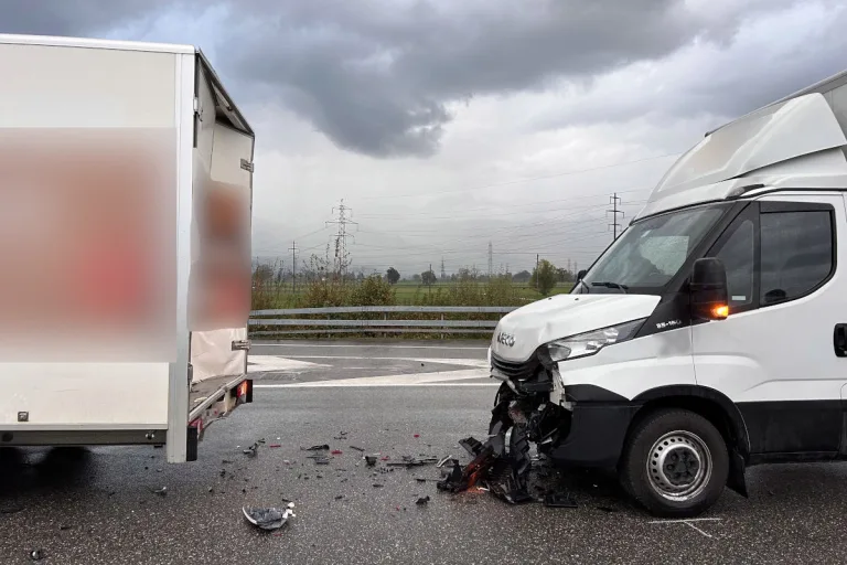 Tuggen SG - Auffahrkollision durch Unaufmerksamkeit