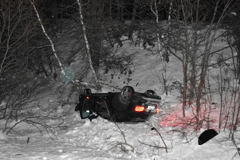 Unfall in Celerina GR - Junger Lenker überschlägt sich mit Auto nach 120m-Schleuderfahrt