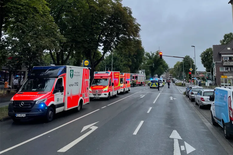 Dinslaken NW – Unfall mit mehreren Verletzten