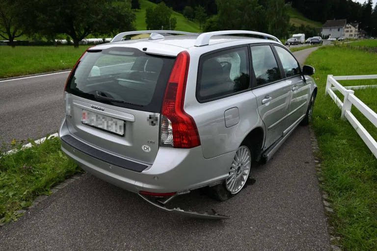 St. Margrethen SG - Mit einem Betonsockel kollidiert