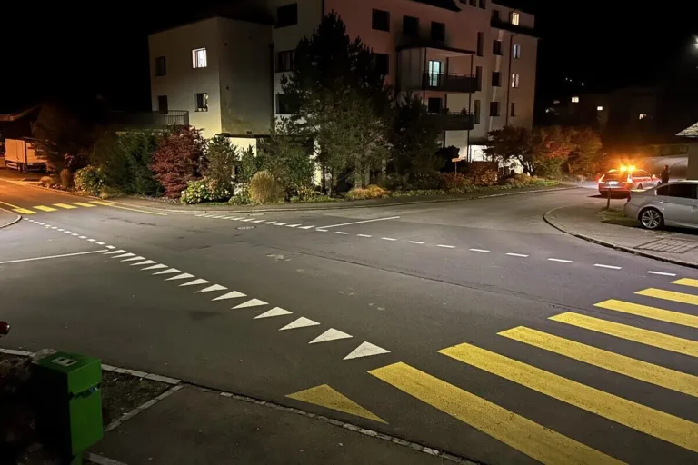 Brunnen SZ – Autolenkerin flüchtet nach Unfall 