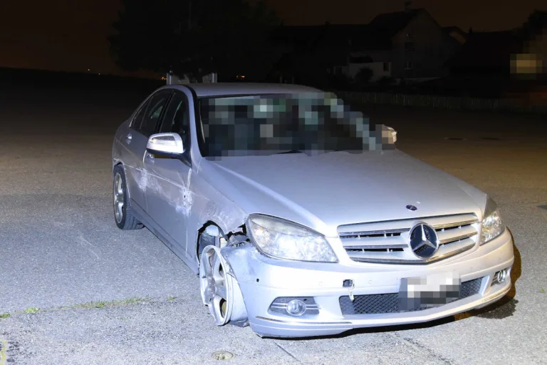 Bazenheid SG – Nach Selbstunfall mit Mercedes weitergefahren – Fahrer fahrunfähig