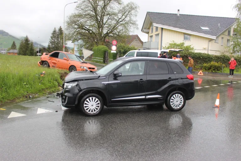 Appenzell AI - Heftiger Crash nach Missachtung des Vortritts