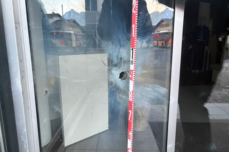 Sarnen OW – Sachbeschädigungen durch Feuerwerk