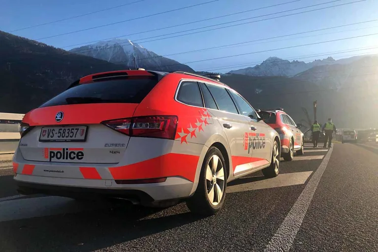 Martinach VS - Polizeiaufgebot nach Ankunft von Fahrenden