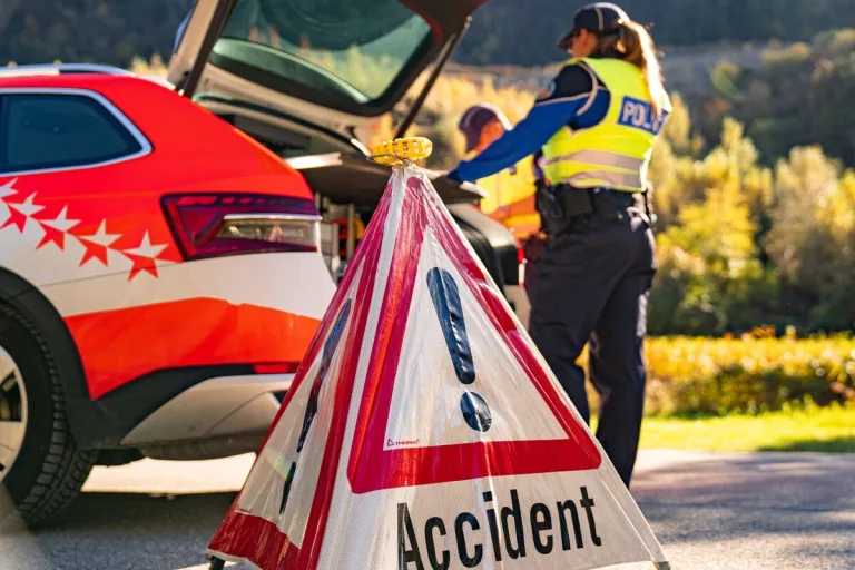 Ormône / Savièse VS - Radfahrer verstirbt nach Unfall im Spital