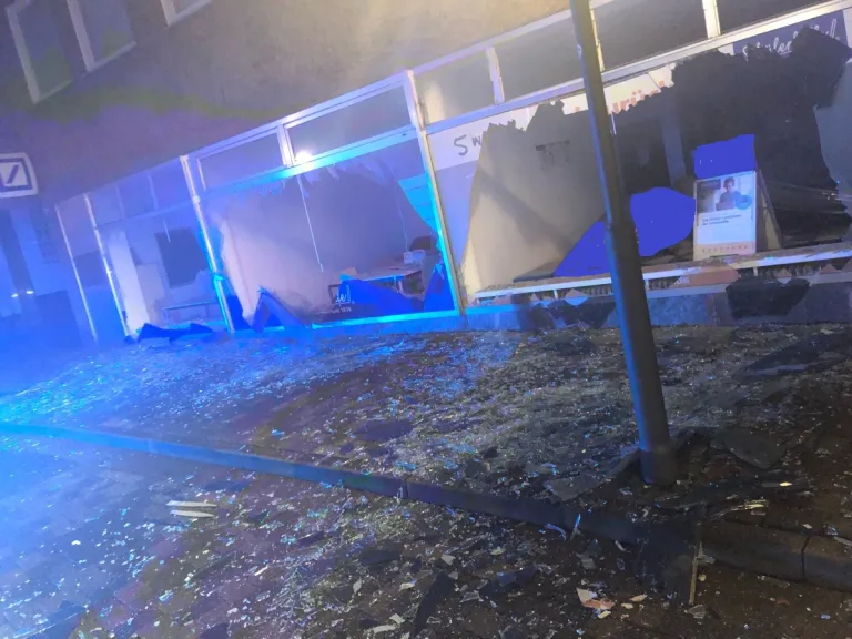 Bielefeld – Täter nach Geldautomatensprengung flüchtig