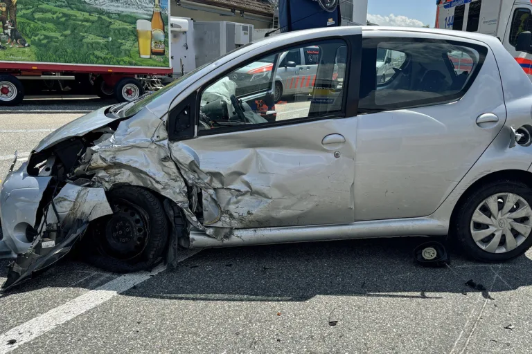 Reiden LU - Hauptstrasse nach Unfall gesperrt