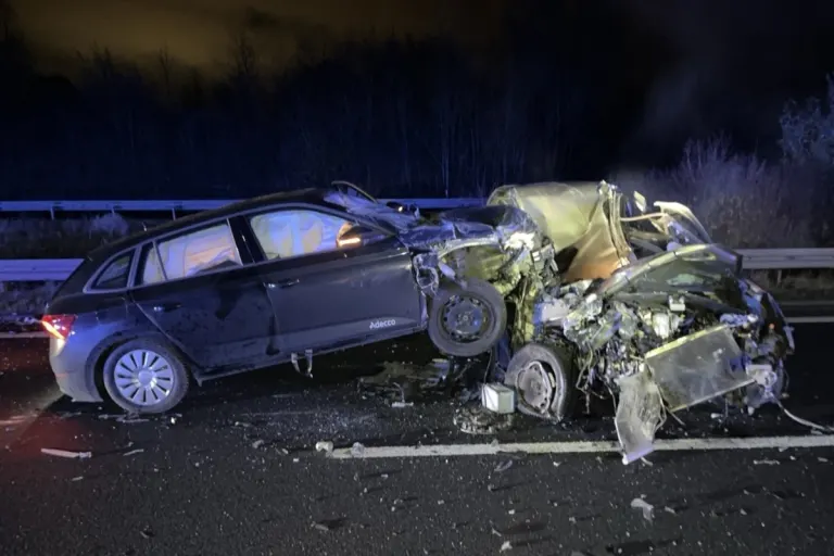 Wismar MV - Schwerer Verkehrsunfall - Alkoholisiert am Steuer 