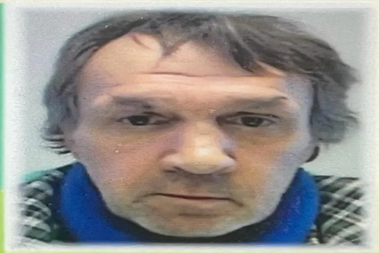 Flensburg- Polizei sucht mit Foto nach 62-jährigem Rollstuhlfahrer 