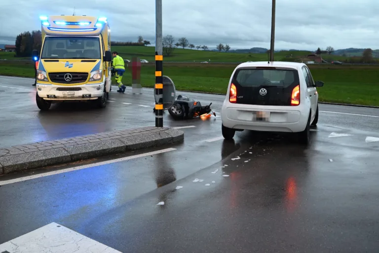 Niederwil SG – Zusammenprall zwischen Auto und Motorrad