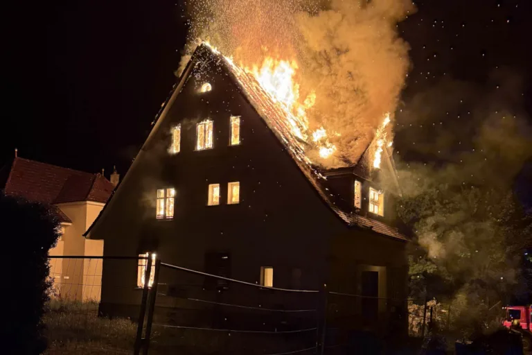 Reinach AG – Leerstehendes Haus bei Brand zerstört